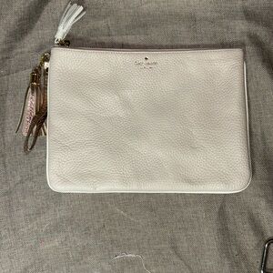 Kate Spade New York Larchmont Ave Taupe Leather Pouch WLRU2736